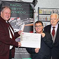 £2000 Donation to Radio Ysbyty Gwynedd